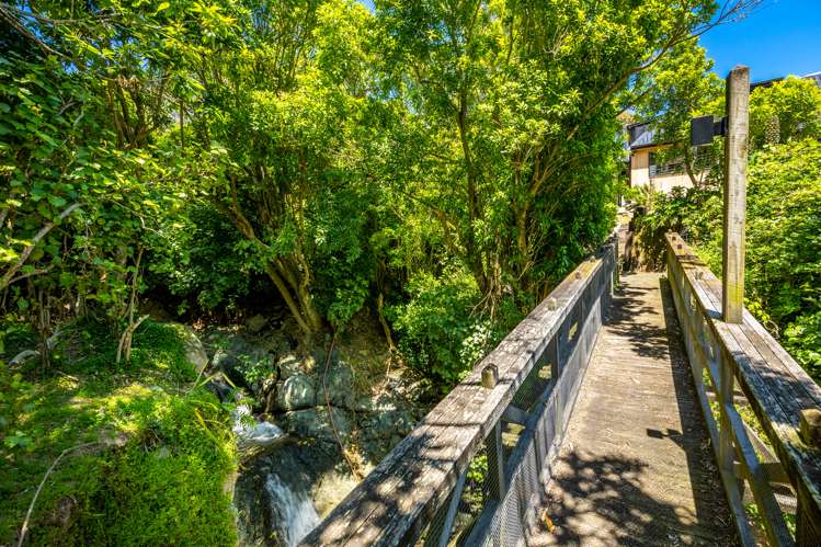 11 Airlie Street Glenduan_16