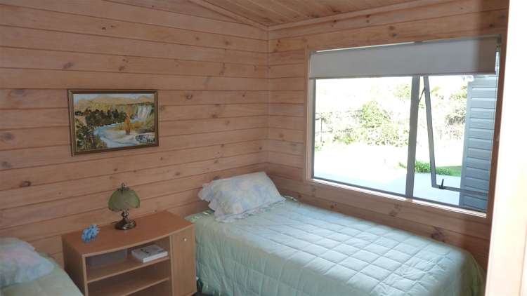 403 Fergusson Drive Thames_14