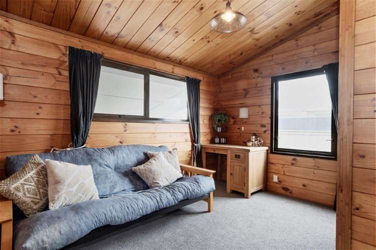 32 Golf Road 11229_13