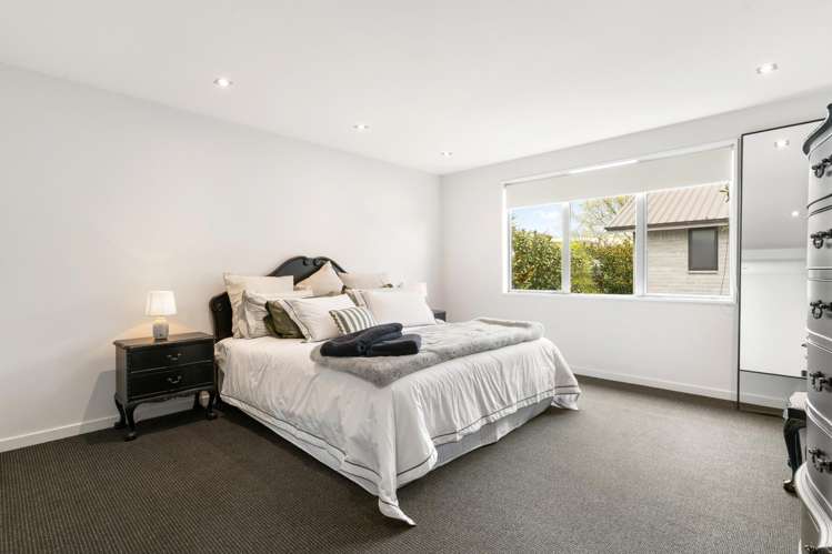 19 Devonport Lane Merivale_10