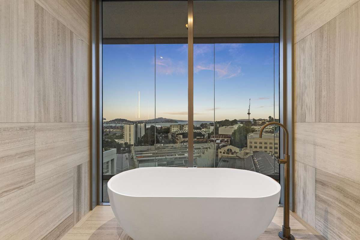 6A/2 Churton Street_5