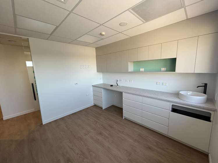 Clinic Room 8/2 Kupe Avenue Mt Maunganui_5