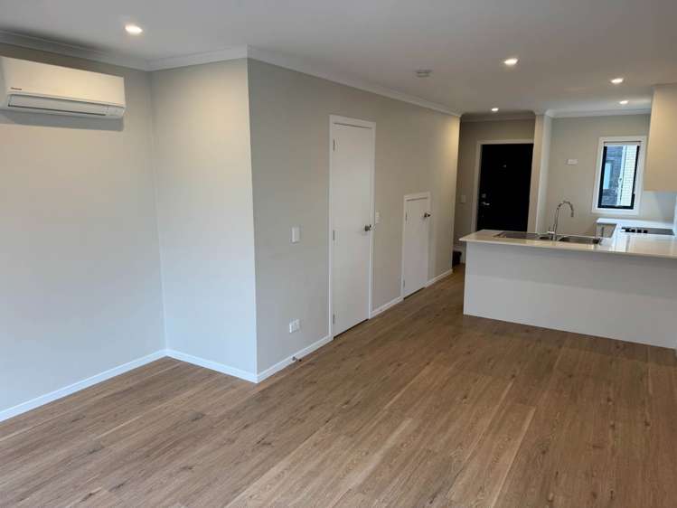 22/125B Metcalfe Road Ranui_6