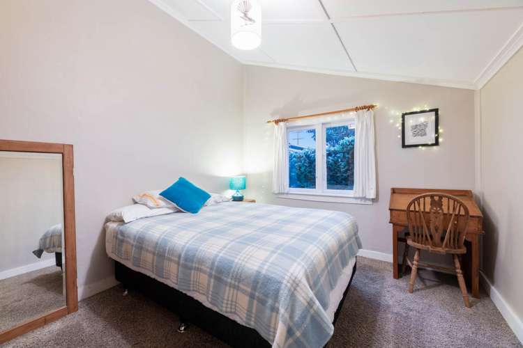 2/2 Evan Street Belmont_7