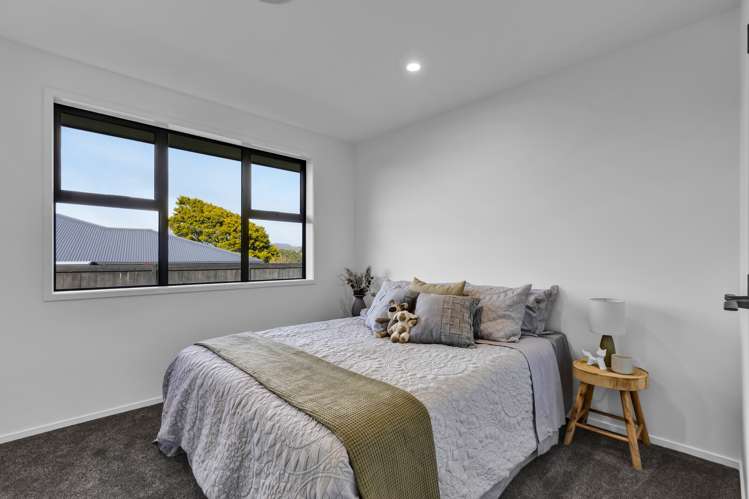 6 Oliver O'Leary Way Westown_16