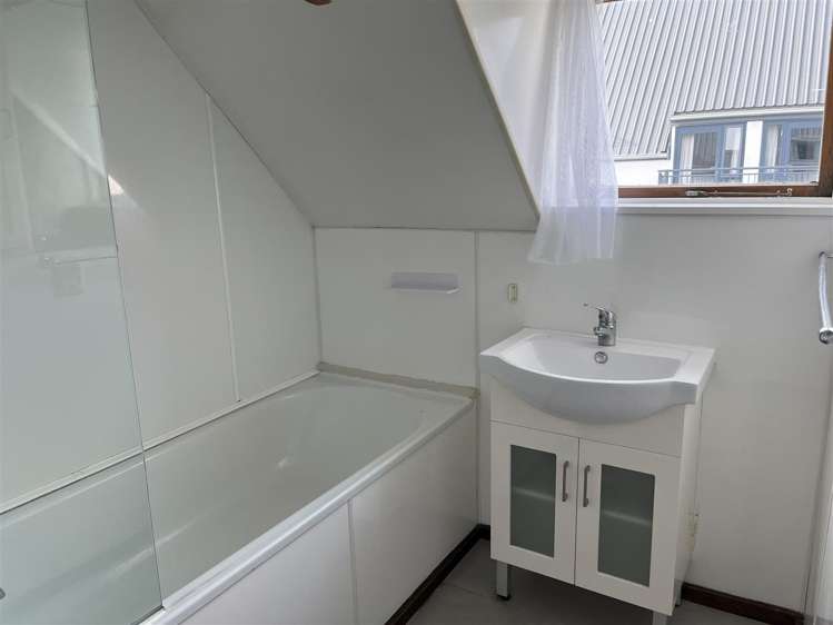 16/27 Cornwall Street Saint Albans_11