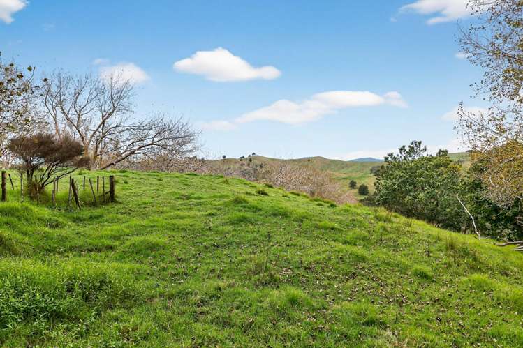 102B James Road Maungaturoto_14