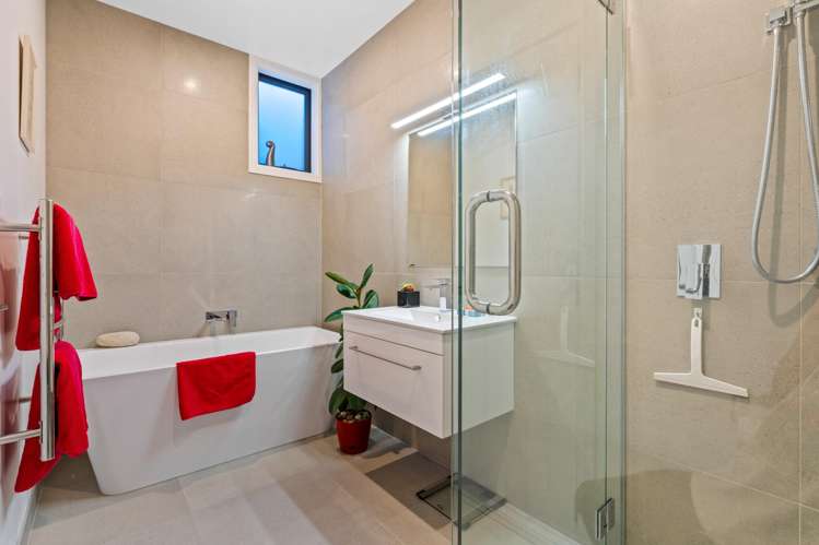 100 Mission Cove Company Bay_17