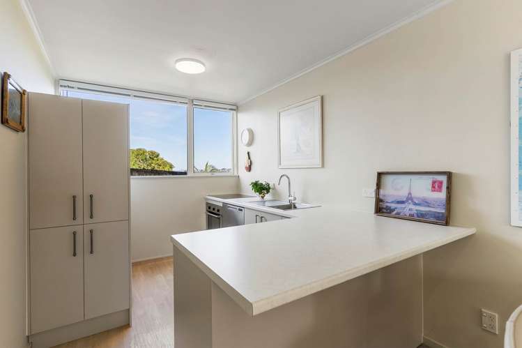 2/72 Sylvan Avenue Northcote_7