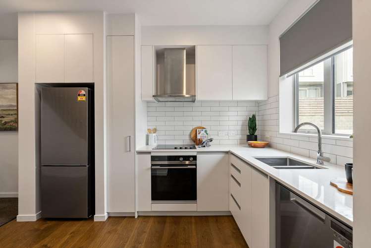 2/30 Pirie Street Mount Victoria_2