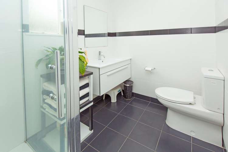 70 Vandeleur Avenue Birkdale_10