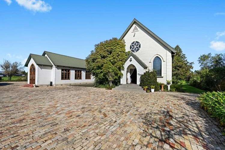 TikTok-famous Kiwi florist arranges one-of-a-kind retirement sale - ‘nothing else like it’
