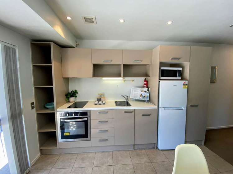 2c/208 Hobson Street Auckland Central_1