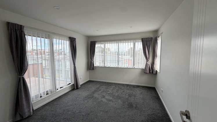 2 Harakoa Lane Mount Roskill_24