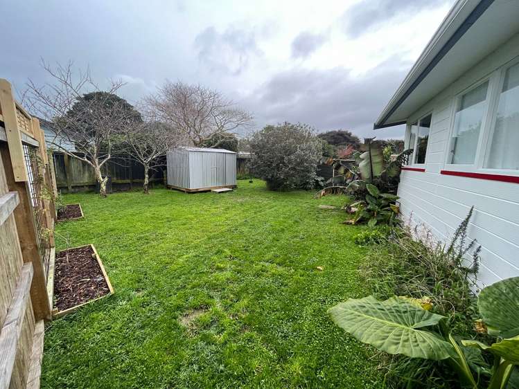 8 Walton Avenue Waikanae_13