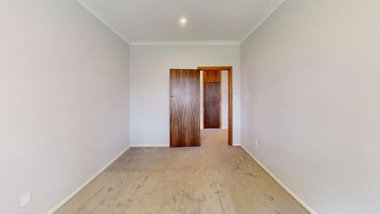 8 Churchill Crescent 1206_11