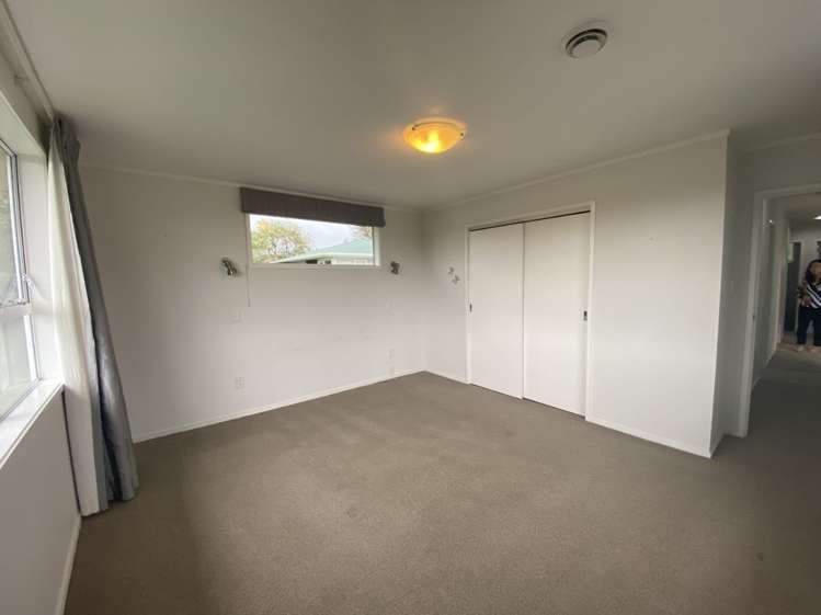 4 Trojan Crescent New Lynn_9