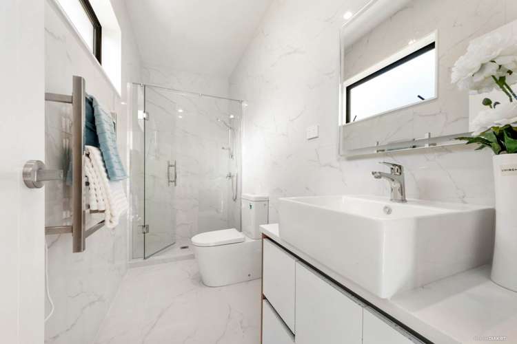 6 Tullymore Drive Flat Bush_13