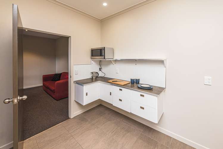 5 Charles Close Springvale_10