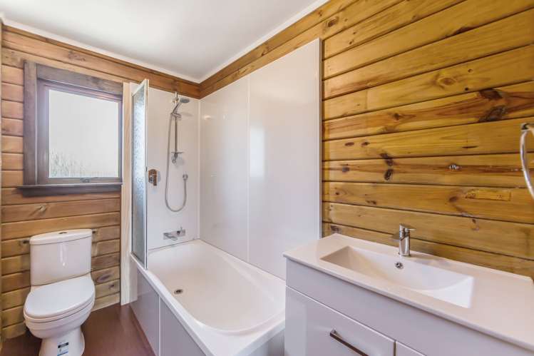 34 John Dee Crescent Red Beach_15