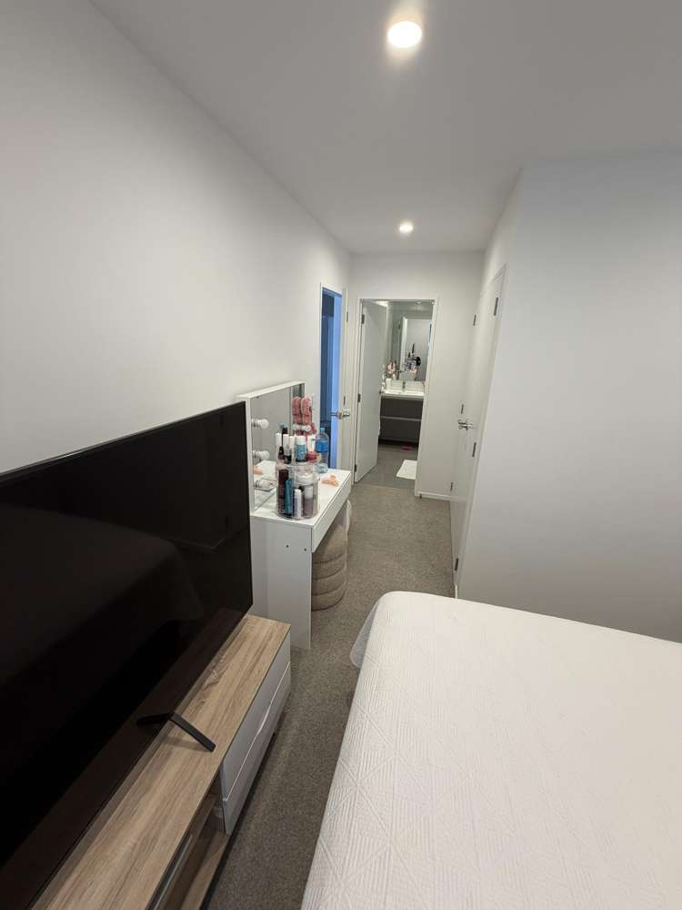 4 Rautahi Street Flat Bush_12