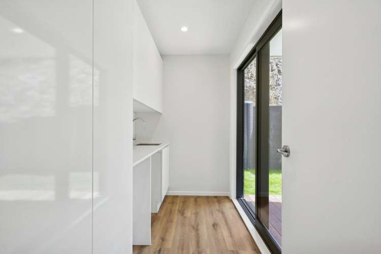 15A Winifred Way Belmont_29