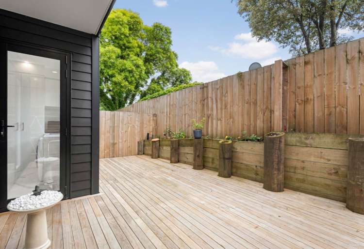 8B Hobart Crescent Wattle Downs_10