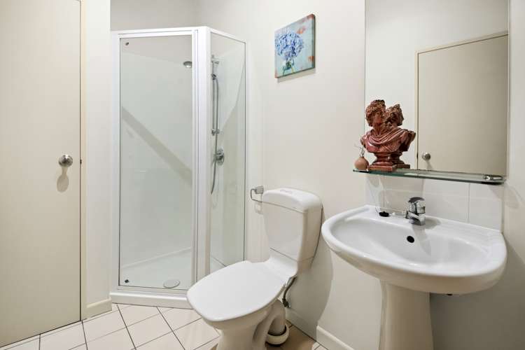 127/2 Armoy Drive East Tamaki_8