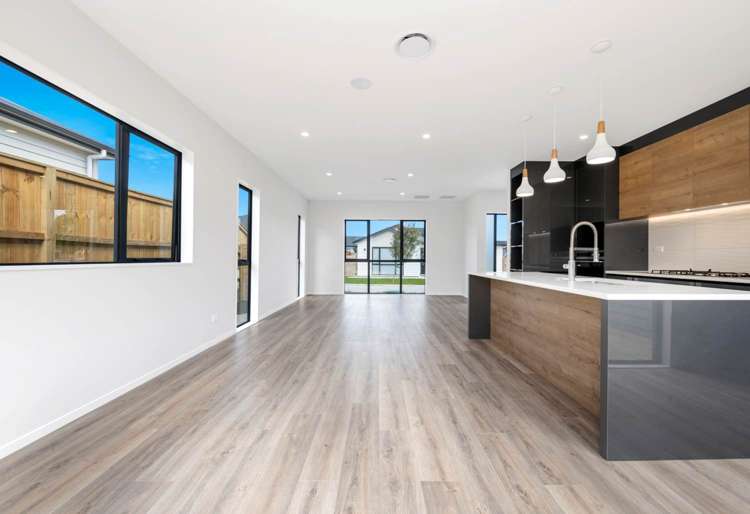 4 Strummers Lane Ardmore Airfield_4