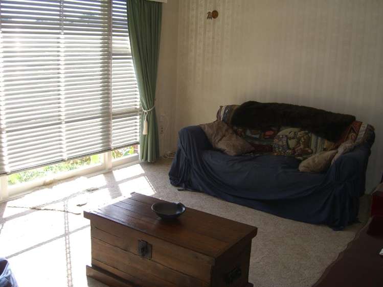 8 Damien Place Bromley_9