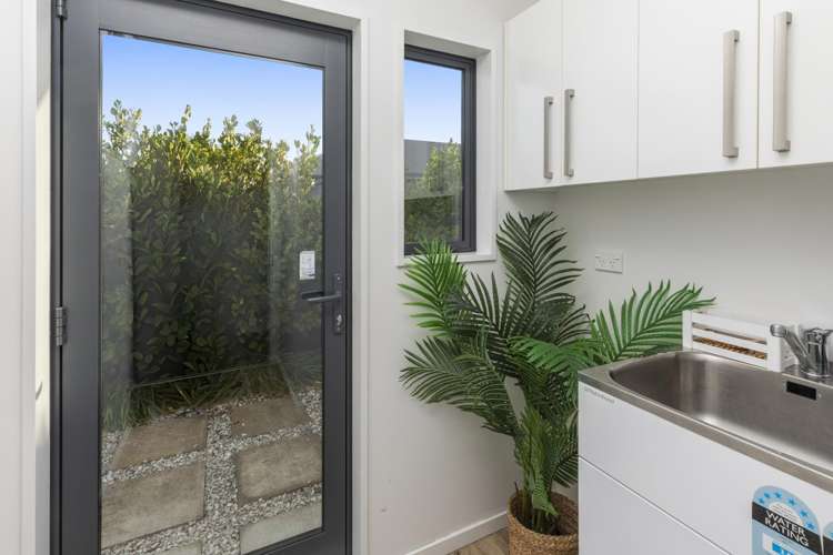 2/18 Lamorna Road Queenspark / Parklands_13