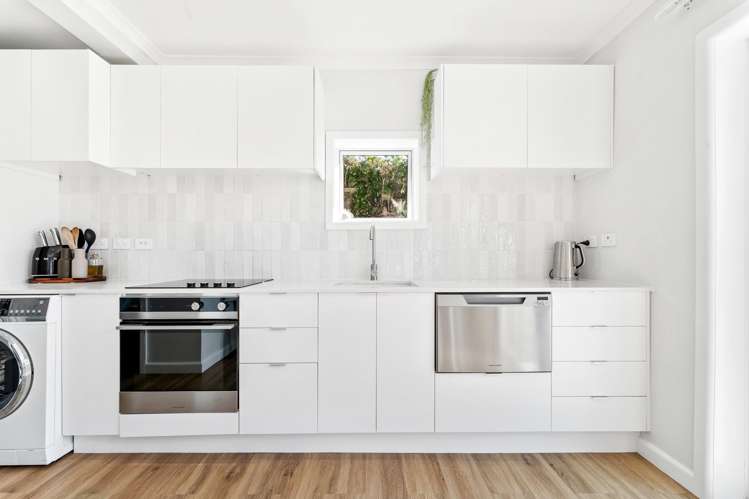 851 Whangaparaoa Road Manly_7