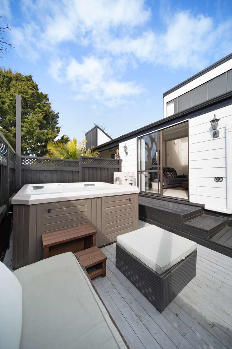 2/2 Corolu Place Conifer Grove_31