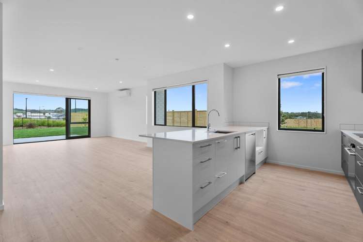 18 Kanae Drive 1640_5
