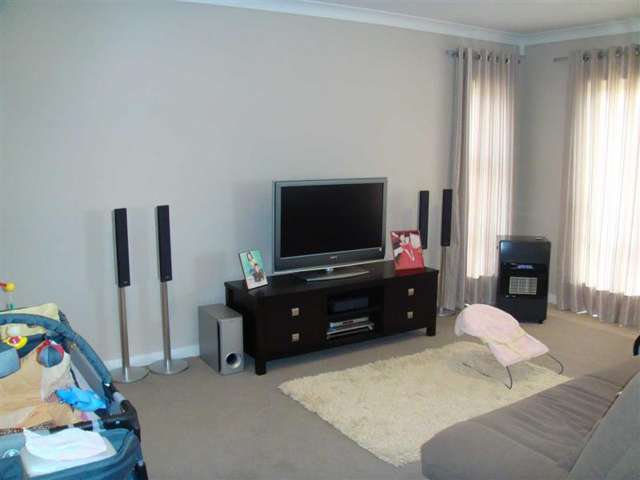 15 Woolaston Place Flat Bush_3