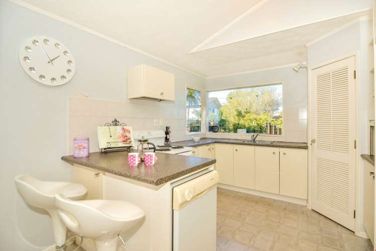 21 Thalia Place Totara Vale_8