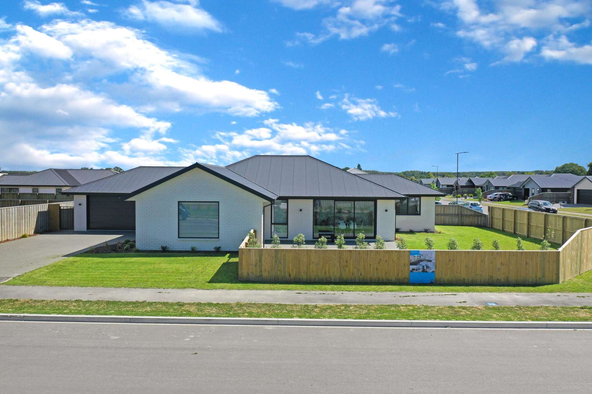 2 Orwell Way Elgin_0