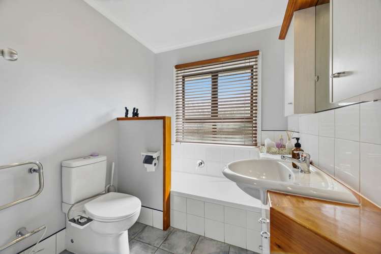 89 Beach Road Papakura_11