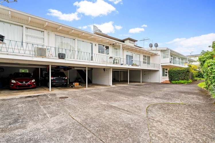 2/10 Blomfield Spa Takapuna_9