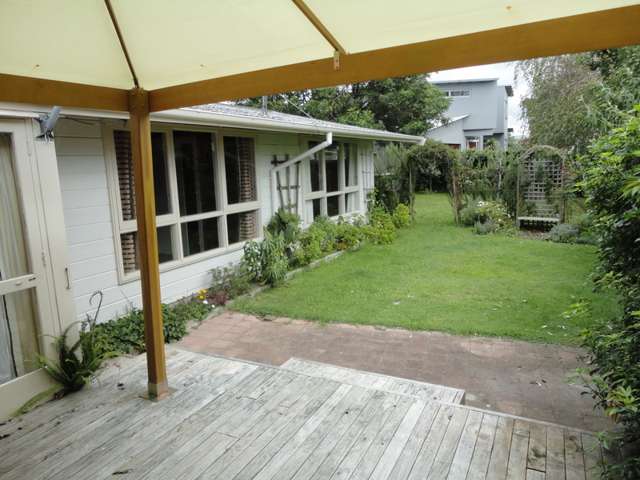 26 Woods Avenue Matua_4