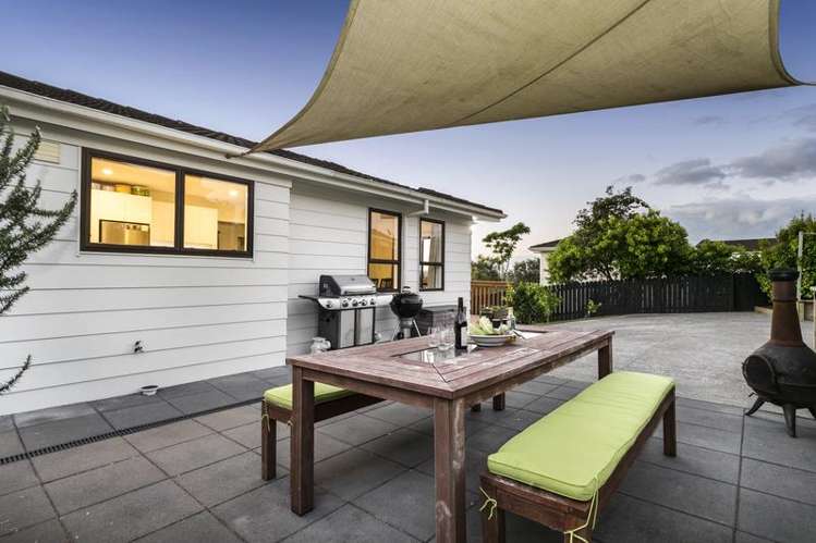 89 Solar Road Glen Eden_13