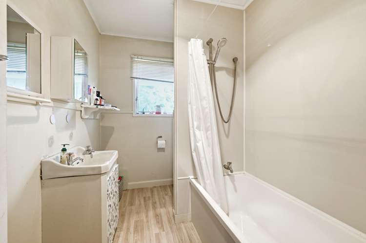 30A & B Deborah Place Mangakakahi_16