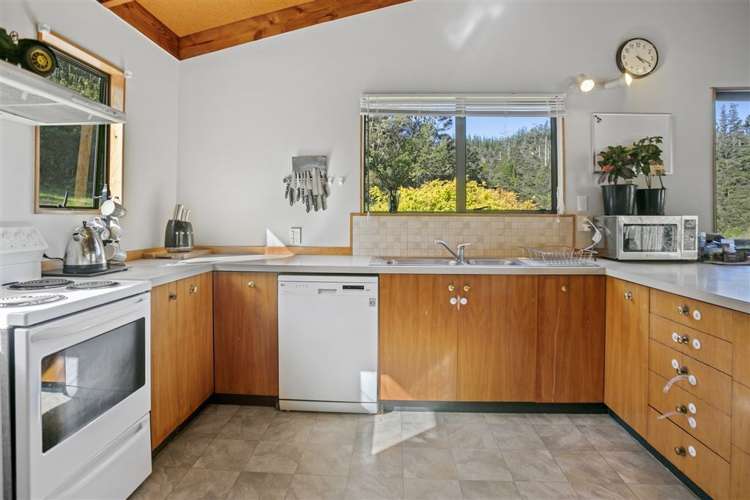 232 Hikuai School Road Hikuai_7