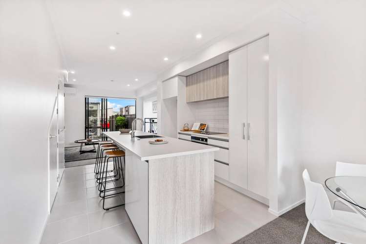 31 De Havilland Road_4