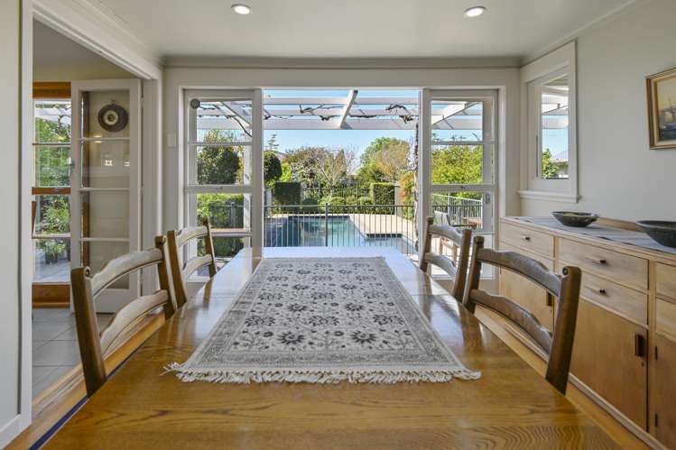 571 Lyndhurst Road Frimley_4