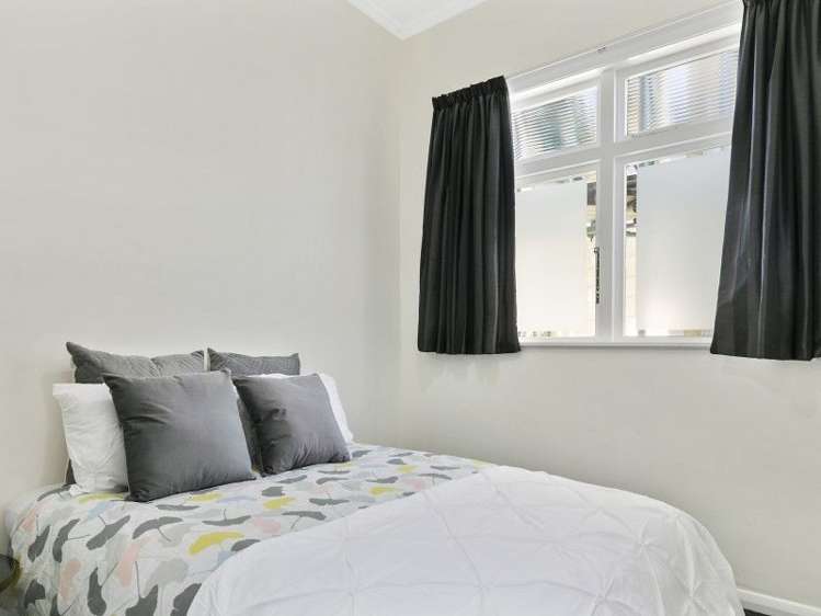 2 Luxford Street Berhampore_11