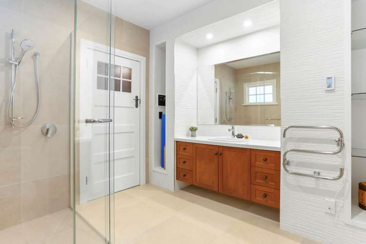 220 Lake Road Hauraki_17