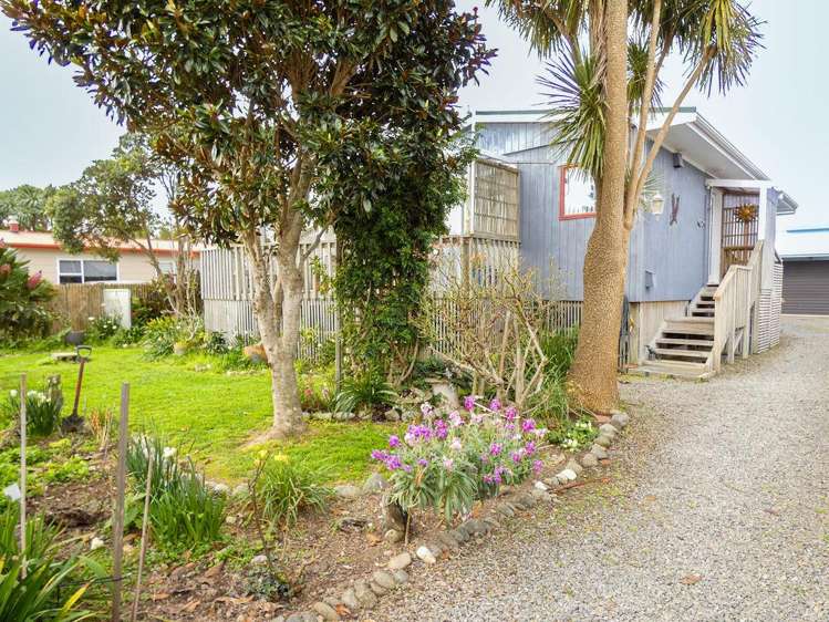 5 Te Whena Street Otaki Beach_11