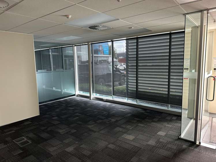 4-8 Pavilion Drive Mangere_1