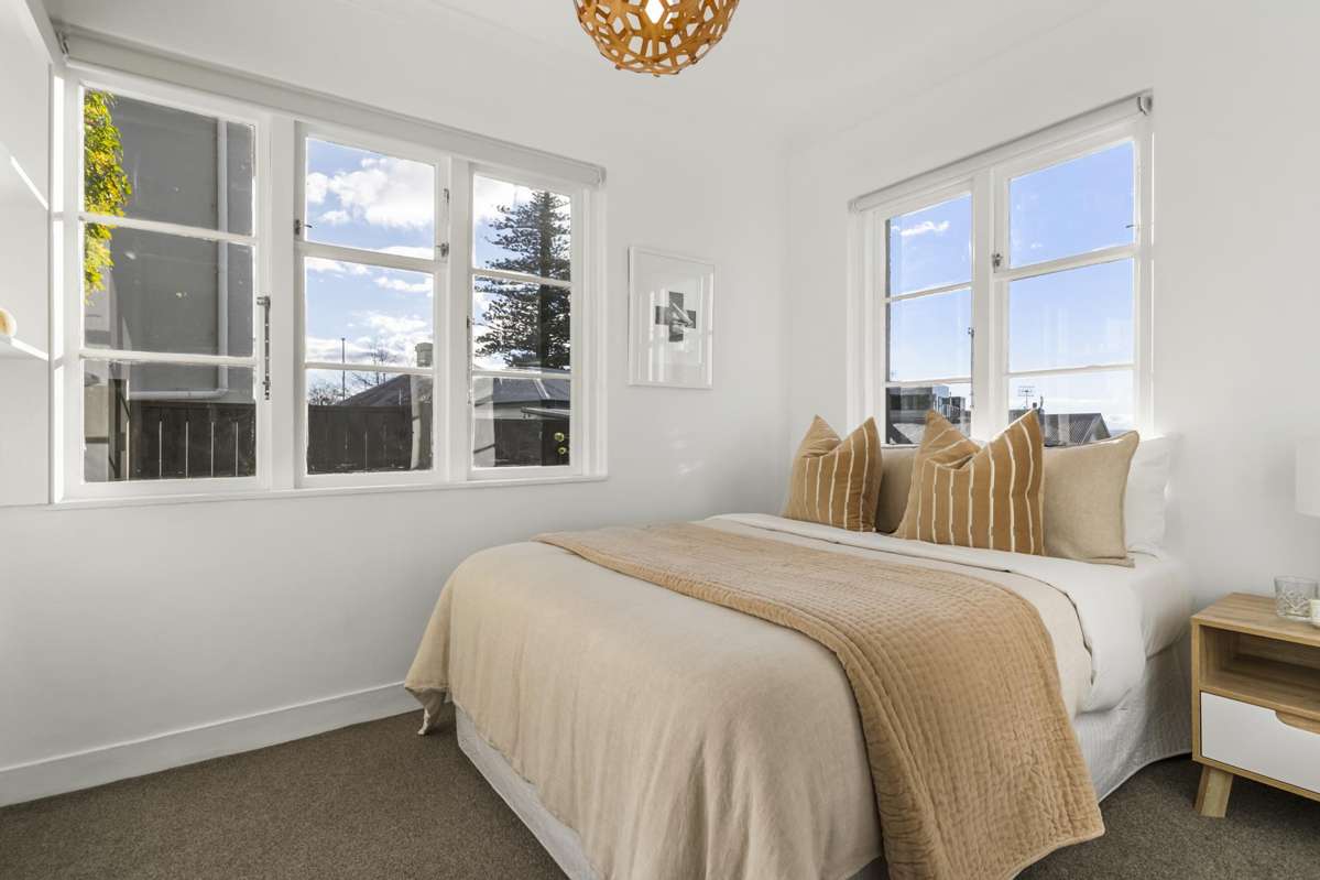 2/10 St Georges Bay Road_5